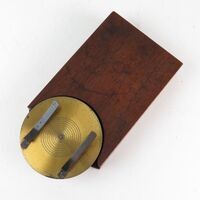 Voorwerpen Adlib\10000\V12675-a.jpg; V12675; Perpareertoestel met schijf; PrepareertoestelSpecimen apparatus